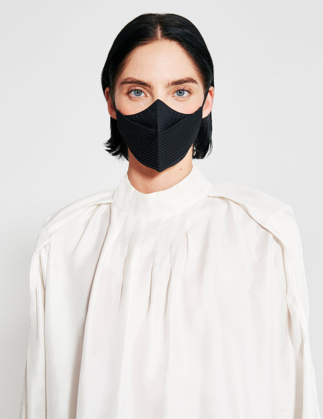  Black Pleated Cotton Face Mask & Pouch 