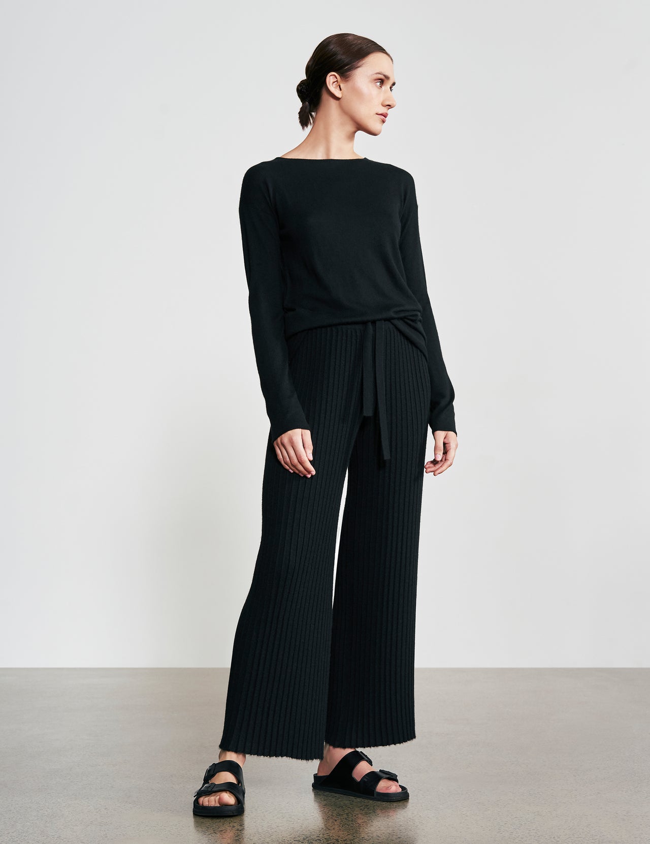  Black Pleated Cashmere Trousers | Varana 